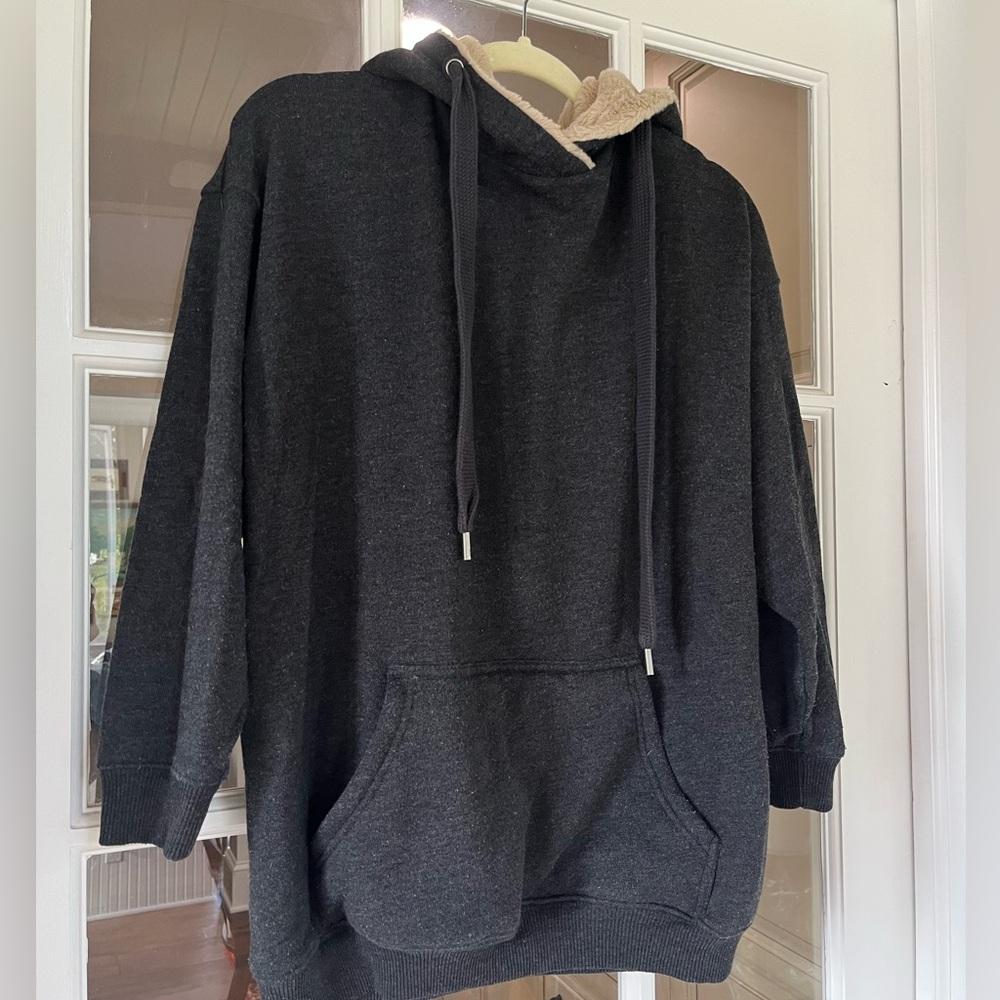 Aerie Womens Medium Hooded Sweatshirt with Cozy Fleece Hood and Pocket